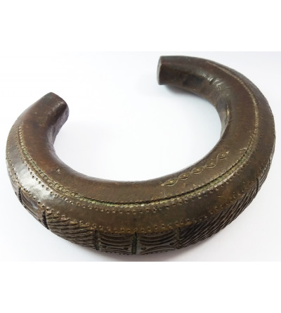 Nigeria (West Africa). Primitive Money "Manilla" XIX/XX century, heavy engraved bronze bracelet, weight 625 gr