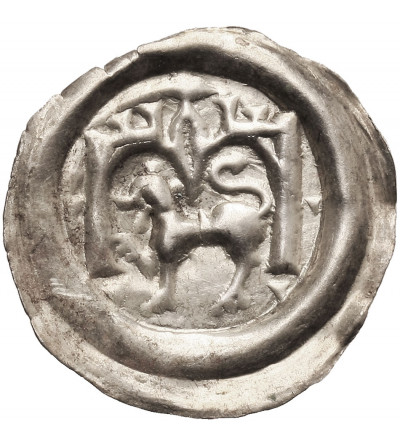 Polska, Leszek Biały 1202-1227 AD, lub następcy. Brakteat, kroczący lew pod arkadami