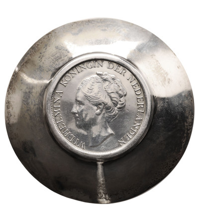Niderlandy. Srebrna miseczka / spodek z monetą 2,5 guldena 1943, Wilhelmina