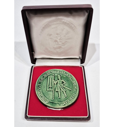 Belgium, East Flanders, Aalst. Porcelain medal commemorating the medieval beginnings of the city of Aalst