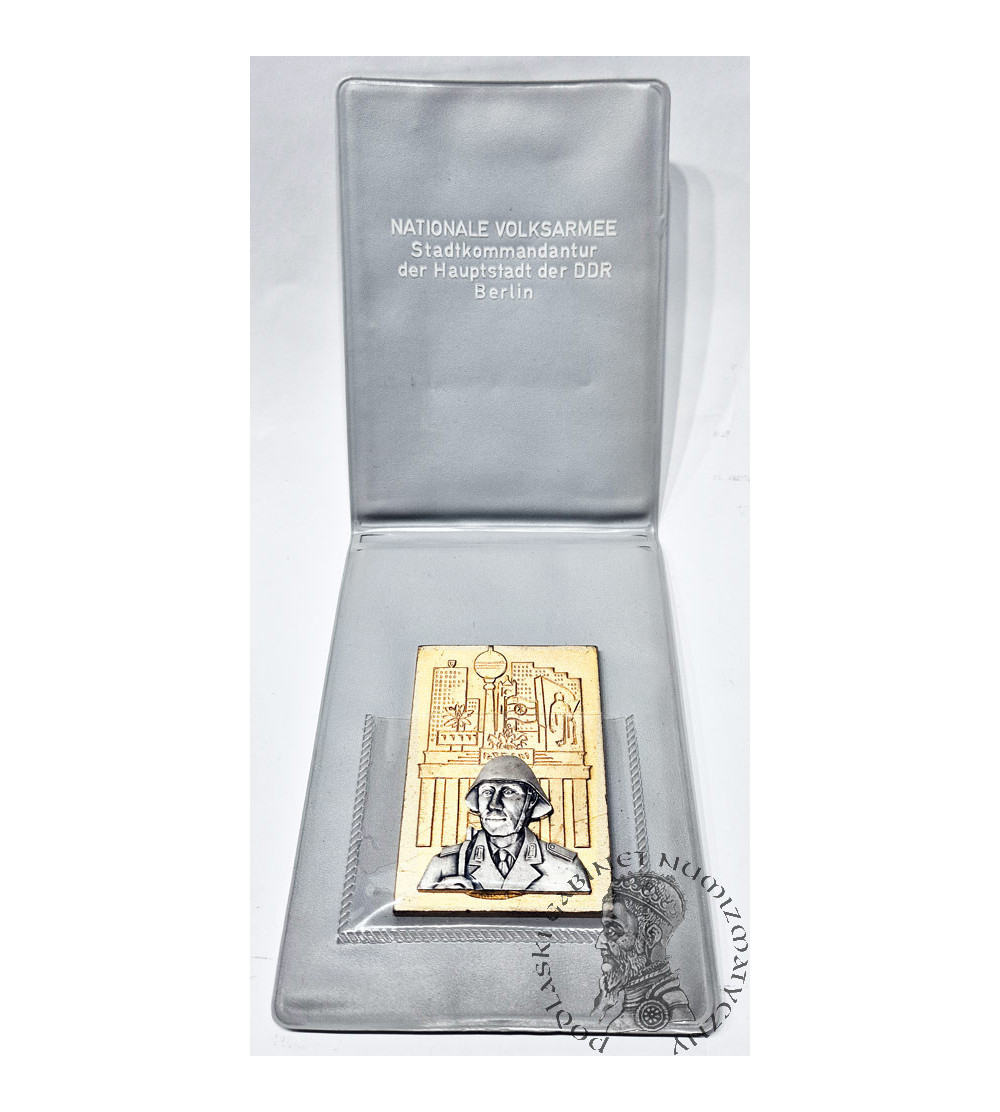 Niemcy, Republika Demokratyczna (NRD/DDR). Medal / plakieta Narodowa Armia Ludowa Komenda Miejska Stolicy NRD Berlin Niemcy, Republika Demokratyczna (NRD/DDR). Medal / plakieta Narodowa Armia Ludowa Komenda Miejska Stolicy NRD Berlin